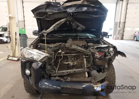 2019 Toyota 4Runner Sr5 Premium z USA, uszkodzony, nr VIN JTEBU5JR7K5670279